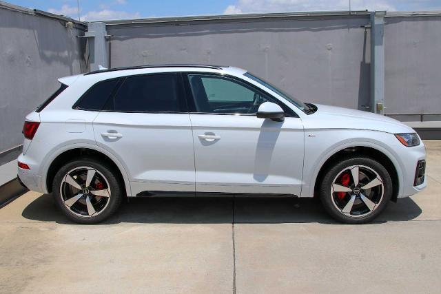2024 Audi Q5 Vehicle Photo in SUGAR LAND, TX 77478