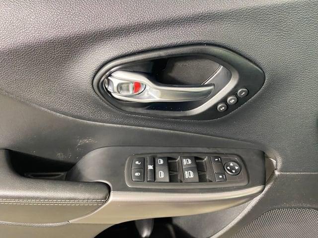 2021 Jeep Cherokee Vehicle Photo in BROCKTON, MA 02301-7113