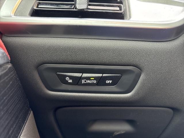 2024 BMW X6 xDrive40i Vehicle Photo in Peoria, IL 61615