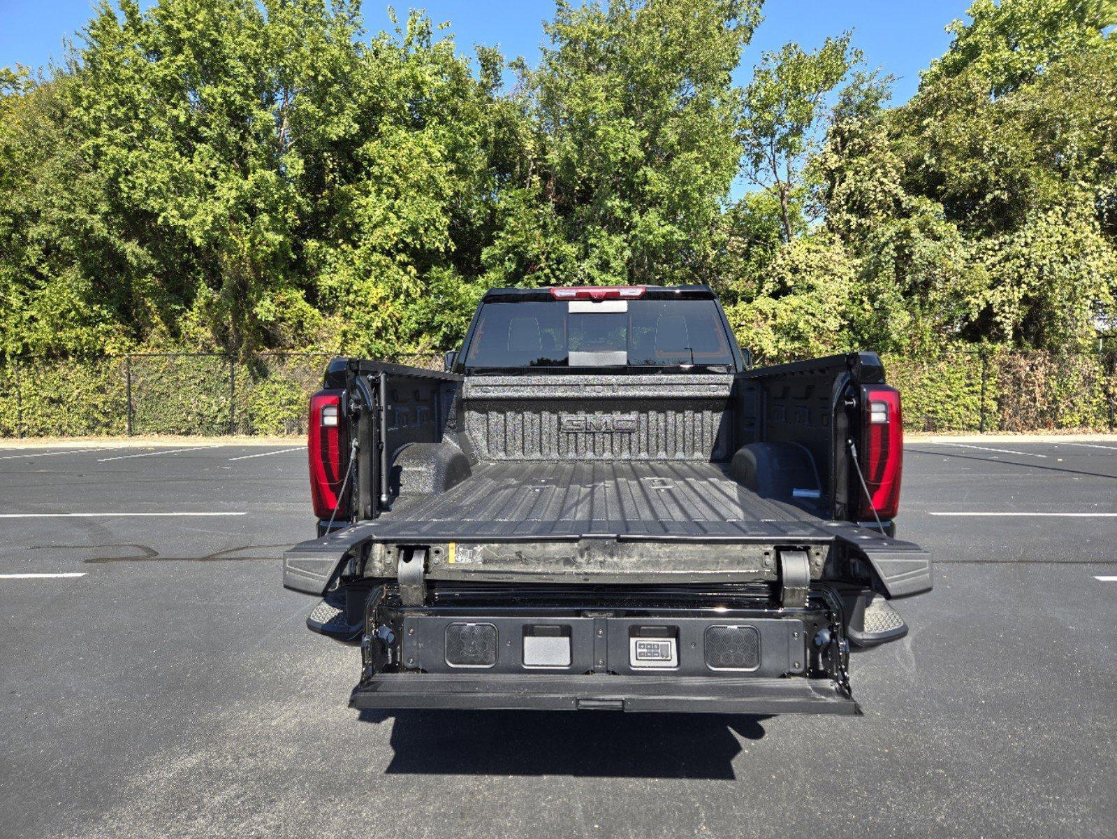 2025 GMC Sierra 2500 HD Vehicle Photo in DALLAS, TX 75209-3016