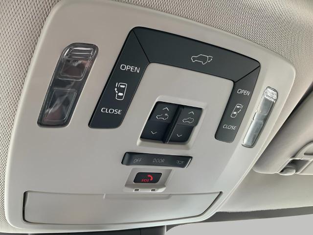 2023 Toyota Sienna Vehicle Photo in Oshkosh, WI 54904