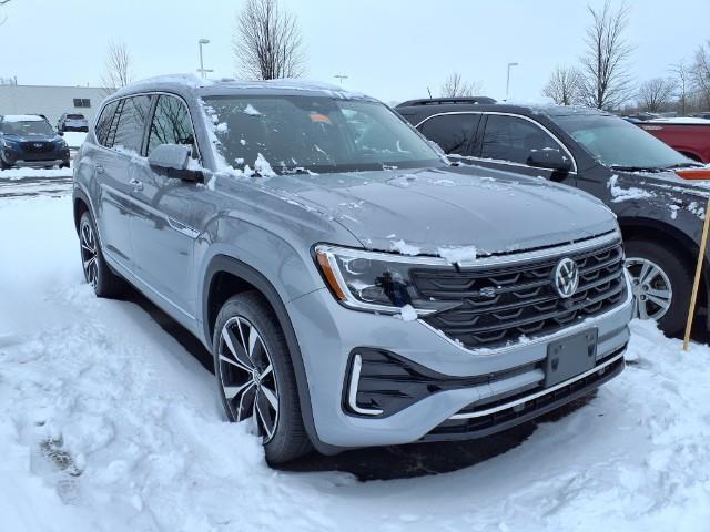 2024 Volkswagen Atlas Vehicle Photo in Oshkosh, WI 54904