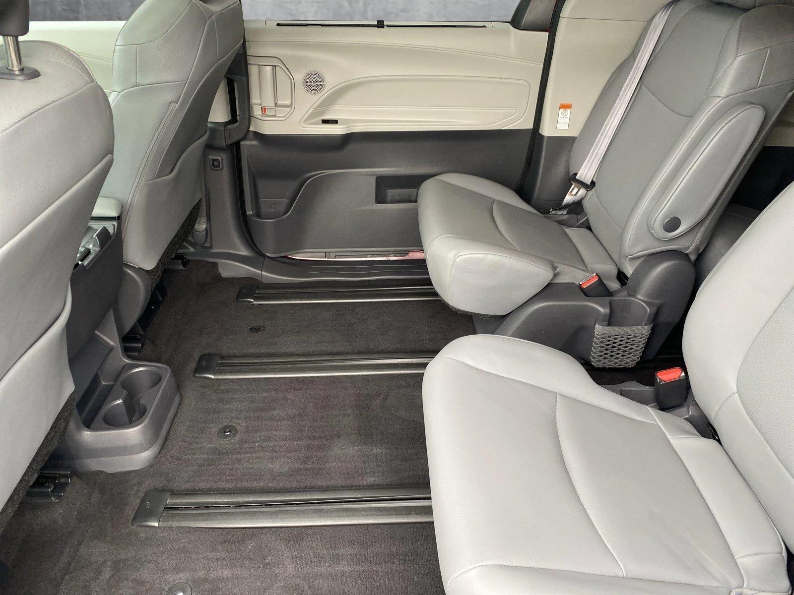 2021 Toyota Sienna Vehicle Photo in Cockeysville, MD 21030-2508