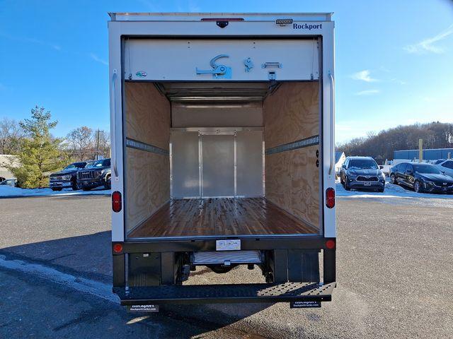 2025 GMC Savana Cutaway 3500 Vehicle Photo in DANBURY, CT 06810-5034