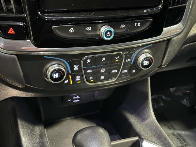 2021 Chevrolet Traverse Vehicle Photo in Roslyn, NY 11576