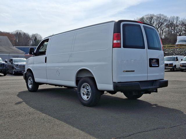 2025 Chevrolet Express Cargo 3500 Vehicle Photo in DANBURY, CT 06810-5034