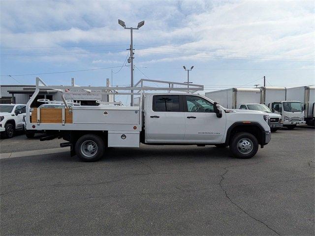 2025 GMC Sierra 3500 HD Chassis Cab Vehicle Photo in PASADENA, CA 91107-3803