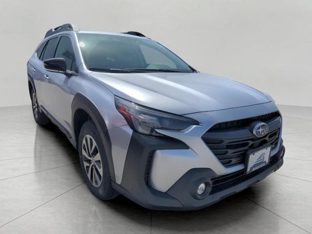 2025 Subaru Outback Vehicle Photo in Green Bay, WI 54304