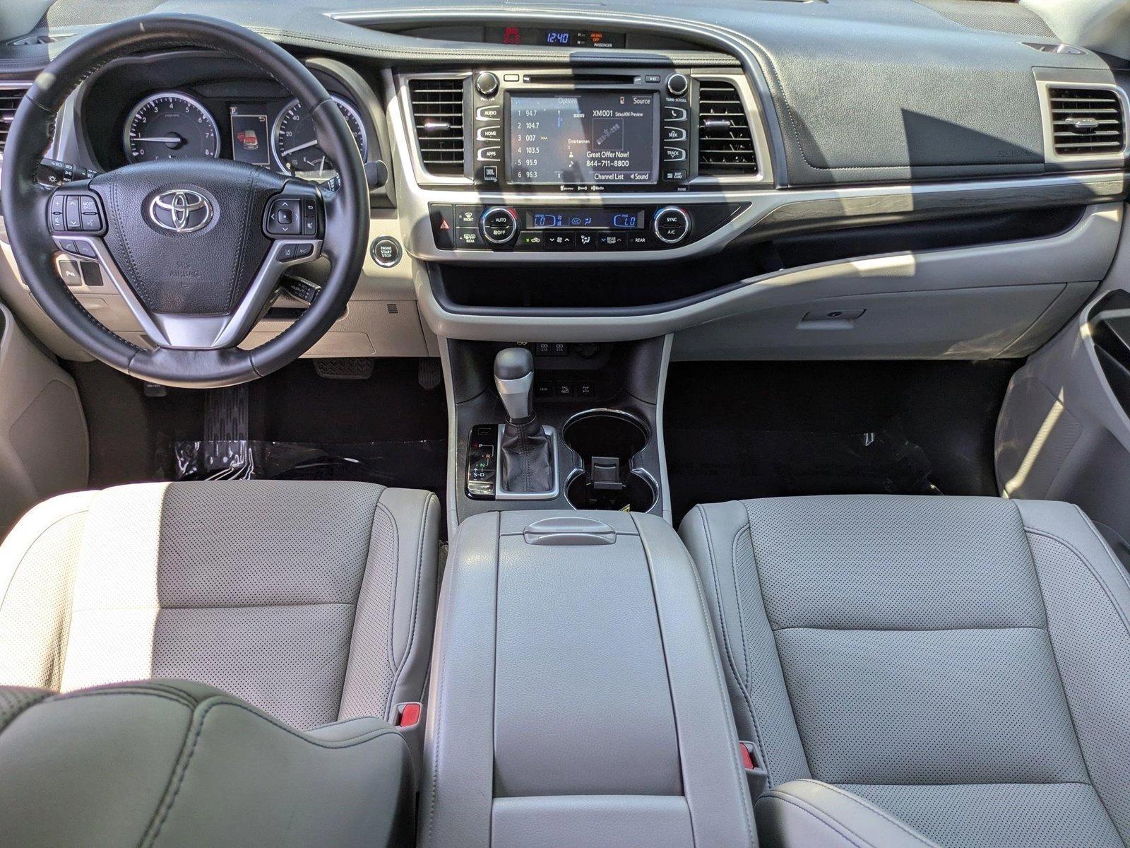 2017 Toyota Highlander Vehicle Photo in Clearwater, FL 33765