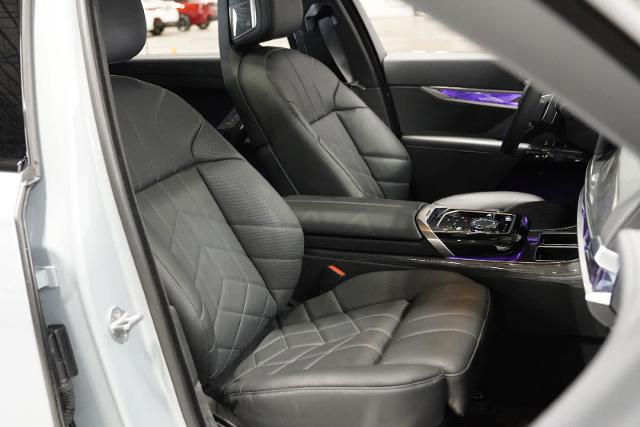 2024 BMW 740i xDrive Vehicle Photo in GRAPEVINE, TX 76051