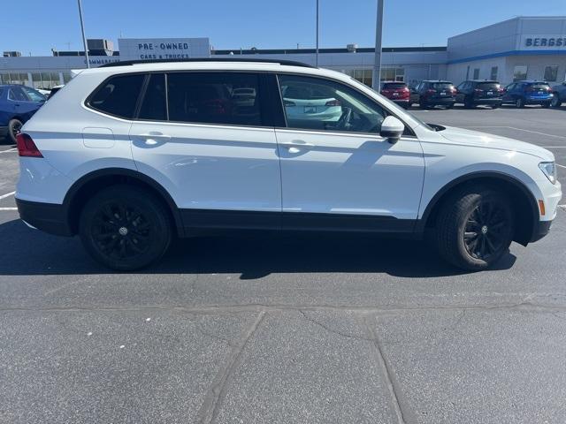 2018 Volkswagen Tiguan Vehicle Photo in GREEN BAY, WI 54304-5303