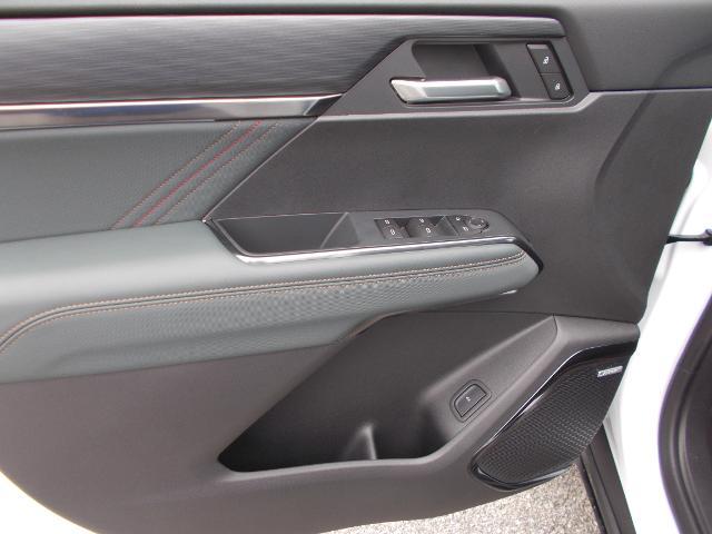 2025 GMC Acadia Vehicle Photo in LOWELL, MA 01852-4336