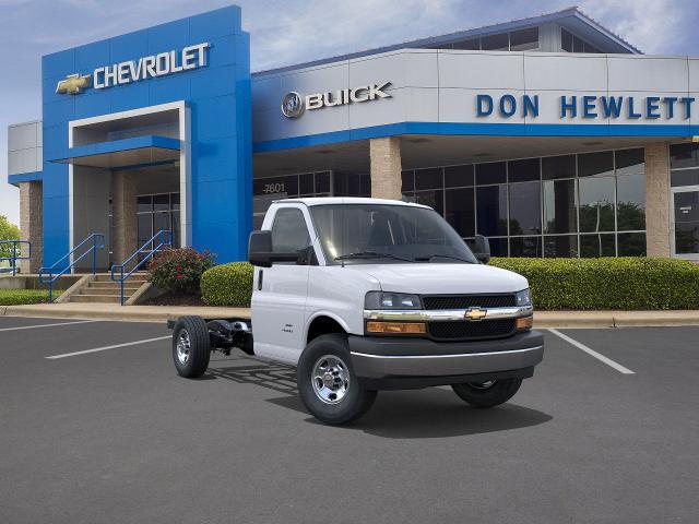 2025 Chevrolet Express Cutaway 3500 Vehicle Photo in GEORGETOWN, TX 78626-7508