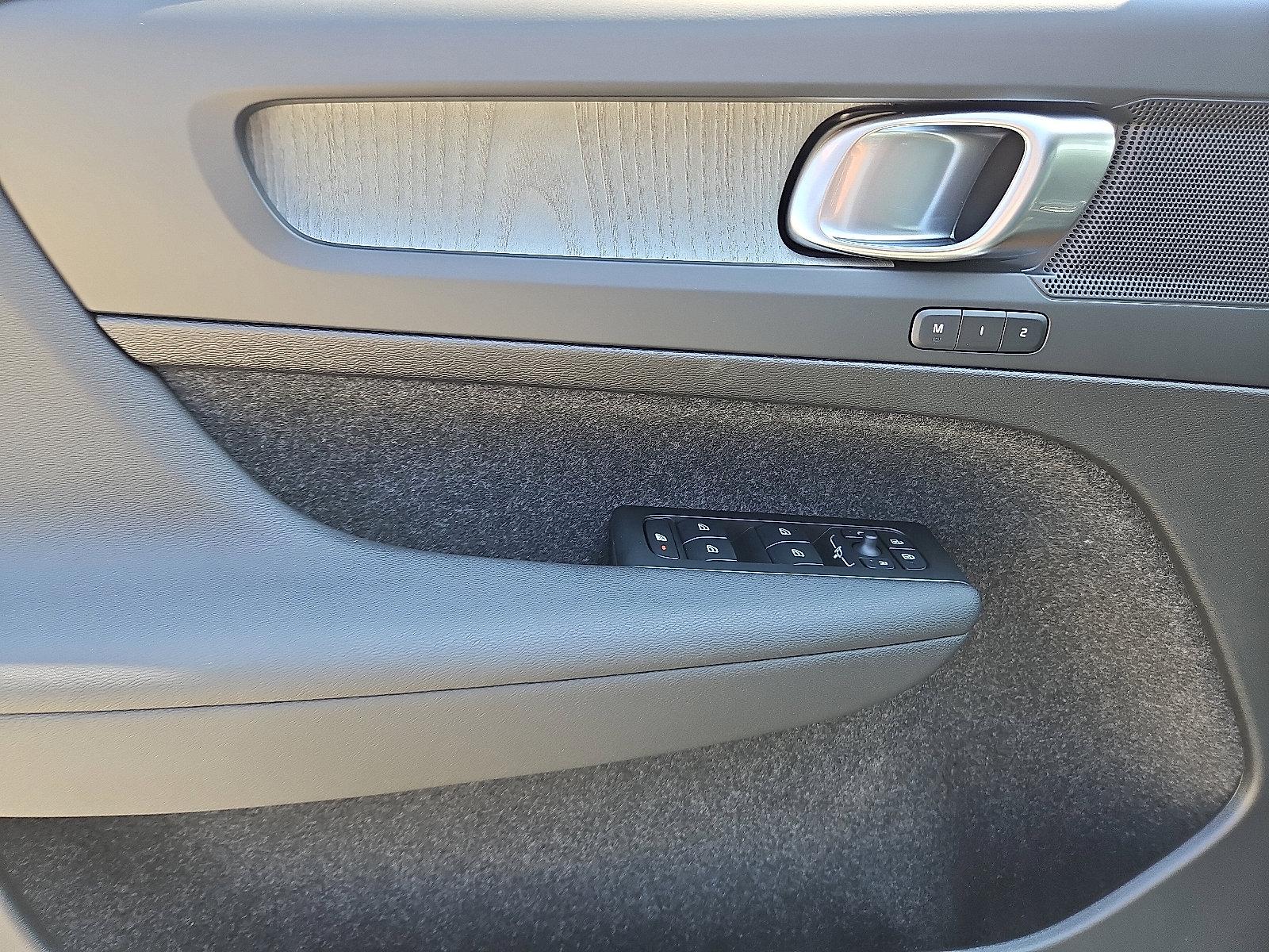2026 Volvo XC40 Vehicle Photo in Trevose, PA 19053