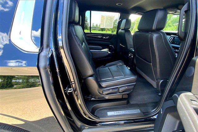 2024 GMC Yukon XL Vehicle Photo in TOPEKA, KS 66609-0000