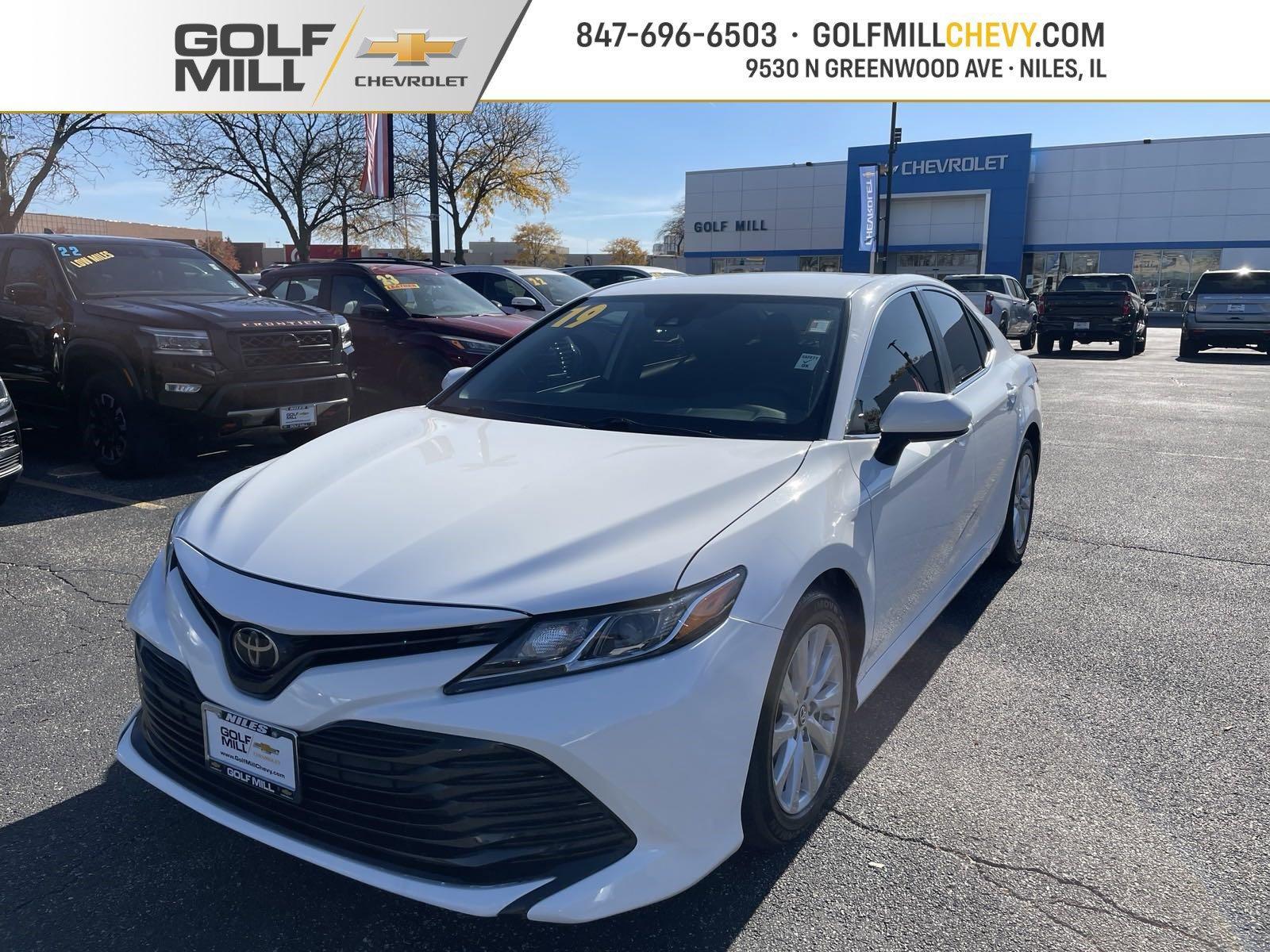 2019 Toyota Camry Vehicle Photo in Saint Charles, IL 60174