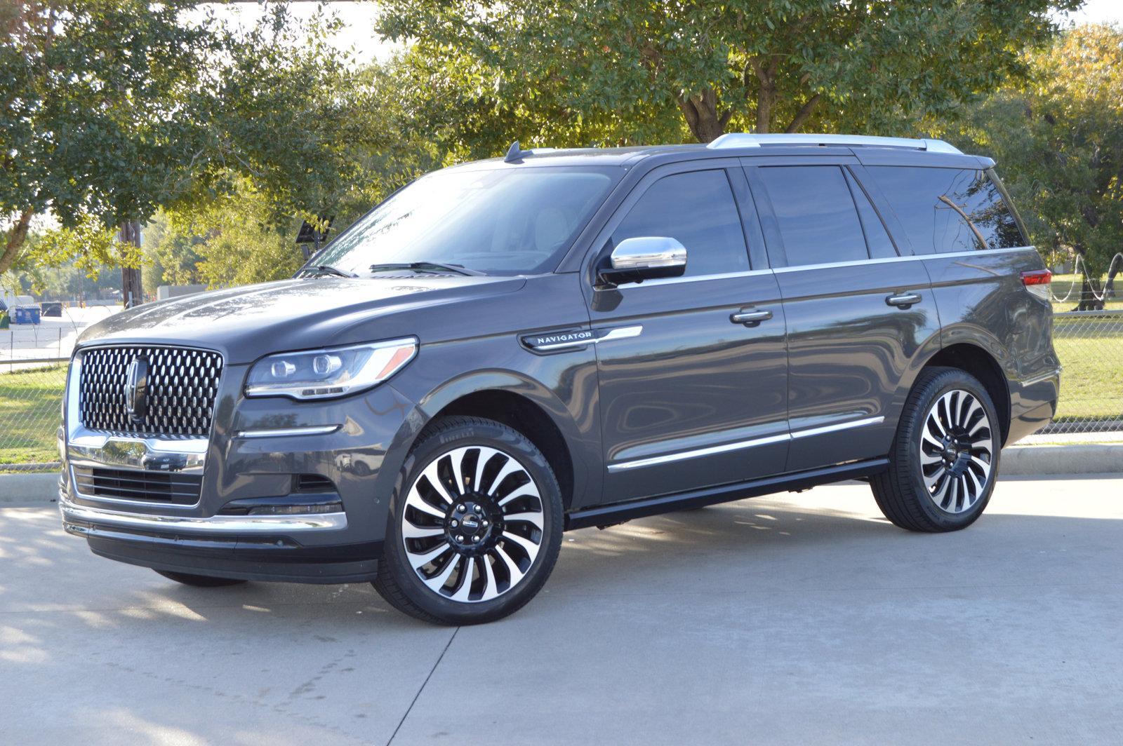 2024 Lincoln Navigator Vehicle Photo in Houston, TX 77090