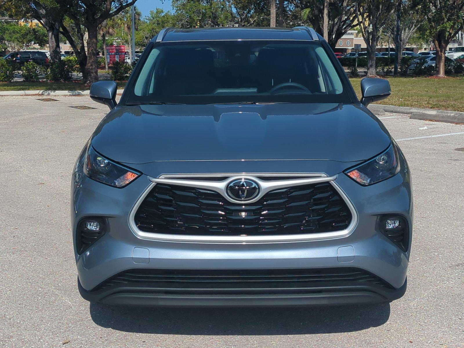 2024 Toyota Highlander Vehicle Photo in Ft. Myers, FL 33907