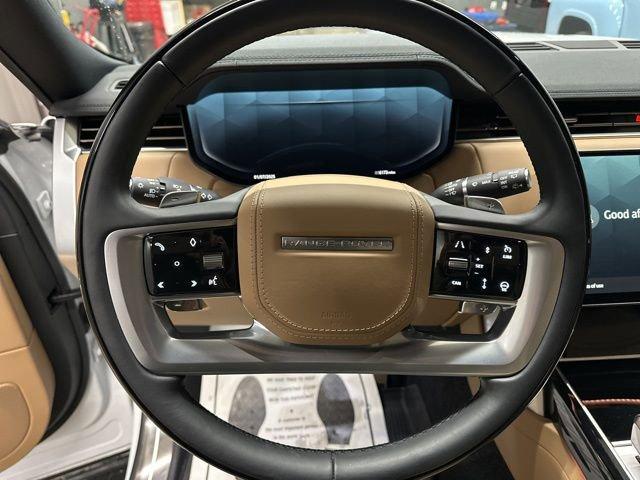 2025 Land Rover Range Rover Vehicle Photo in MEDINA, OH 44256-9631