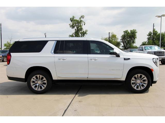 2024 GMC Yukon XL Vehicle Photo in ROSENBERG, TX 77471-5675