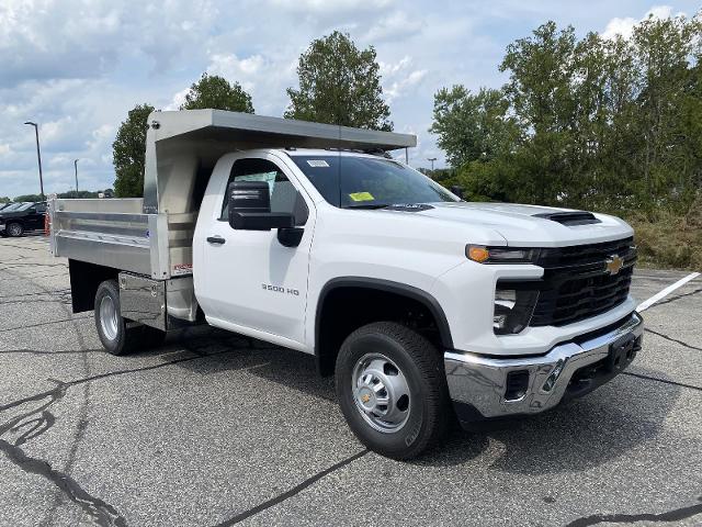 2024 Chevrolet Silverado 3500 HD Chassis Cab Vehicle Photo in LEOMINSTER, MA 01453-2952