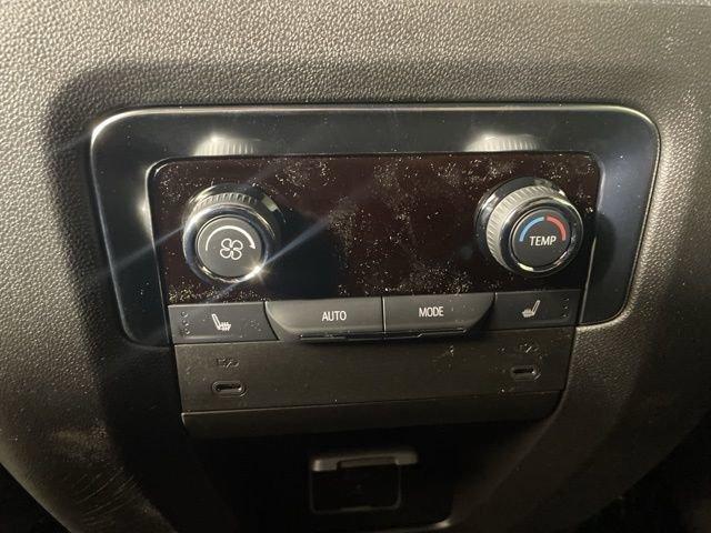 2025 Chevrolet Suburban Vehicle Photo in PHOENIX, AZ 85014-3381