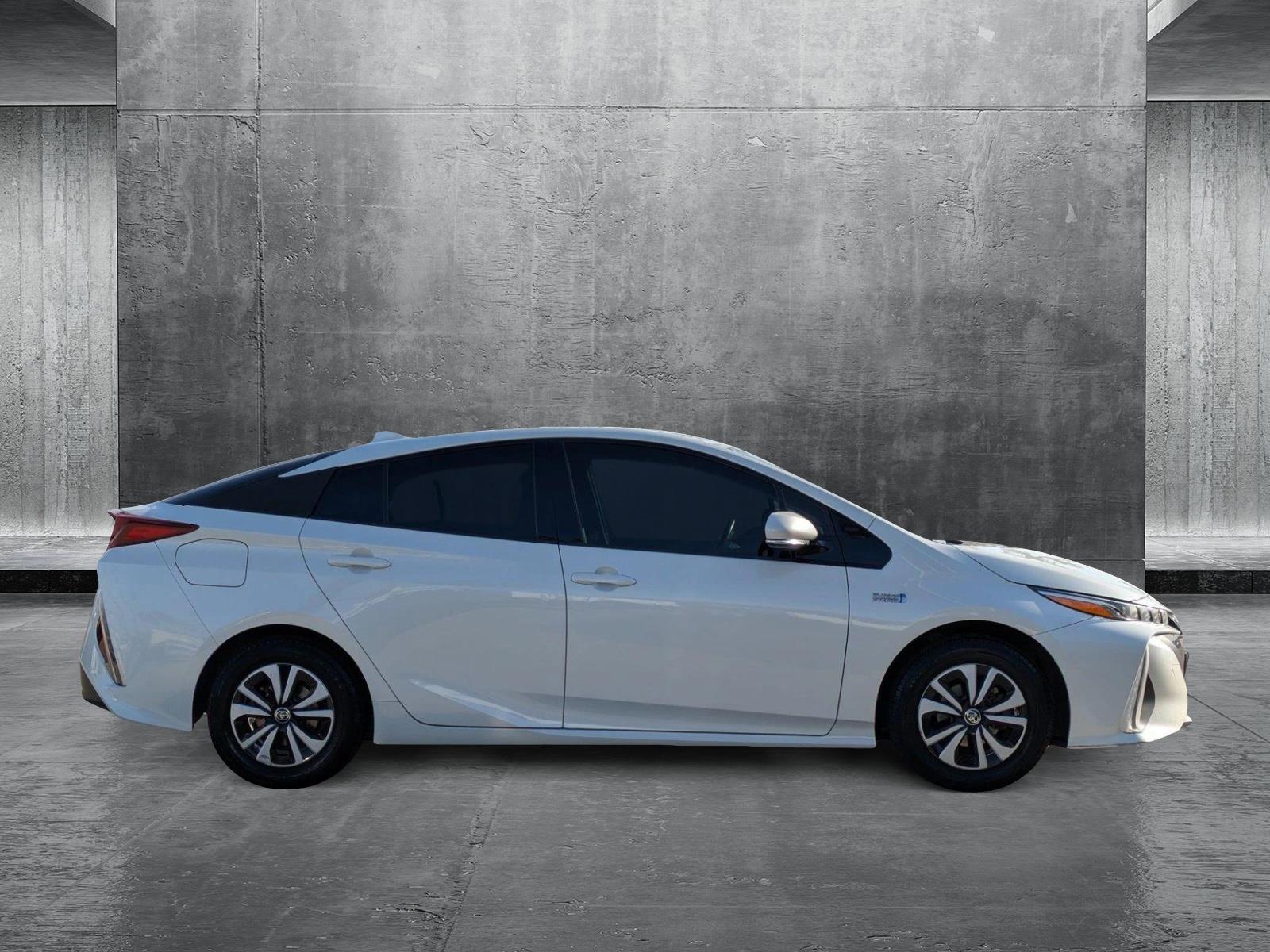 2017 Toyota Prius Prime Vehicle Photo in Tustin, CA 92782