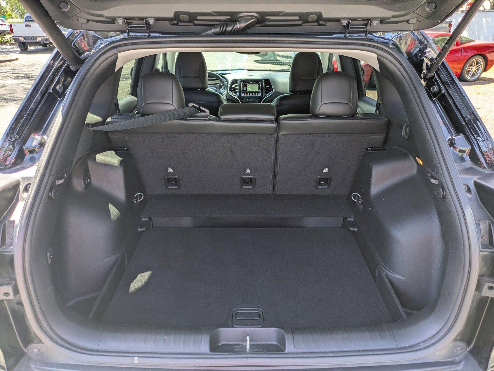2019 Jeep Cherokee Vehicle Photo in GREENACRES, FL 33463-3207
