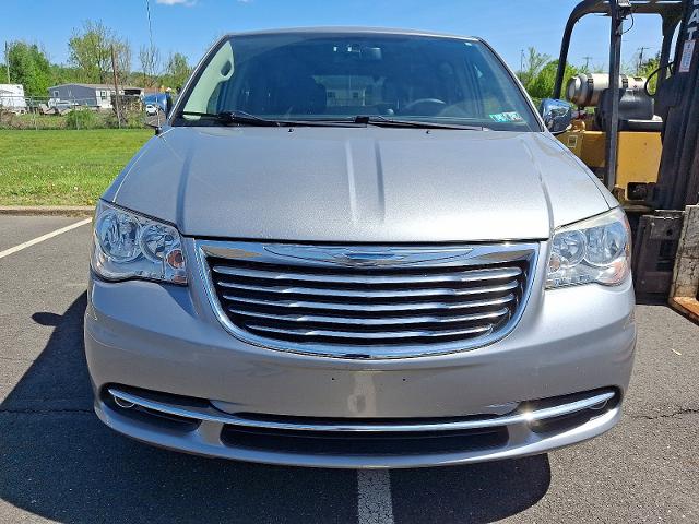 2015 Chrysler Town & Country Vehicle Photo in TREVOSE, PA 19053-4984