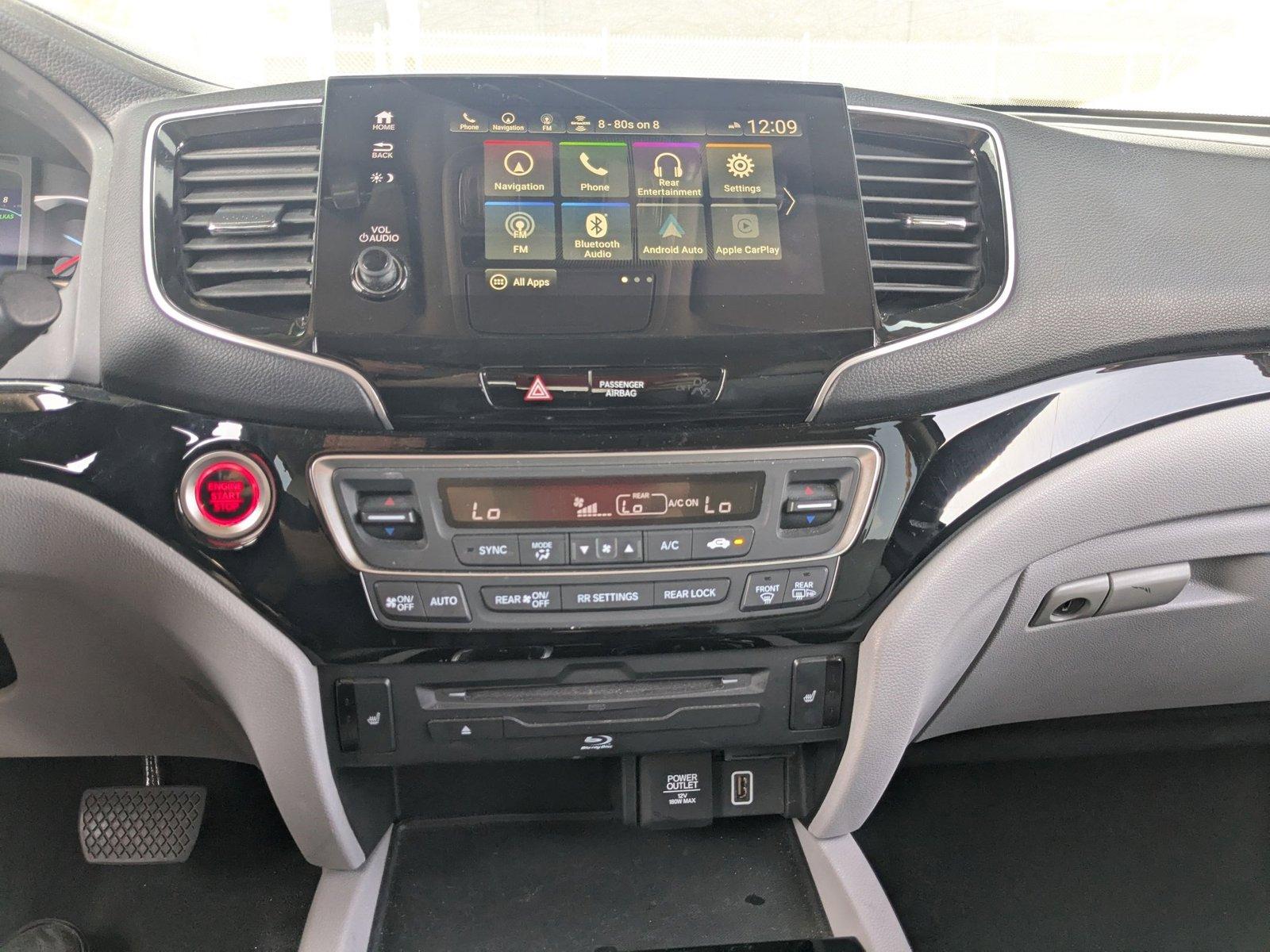 2019 Honda Pilot Vehicle Photo in Valencia, CA 91355
