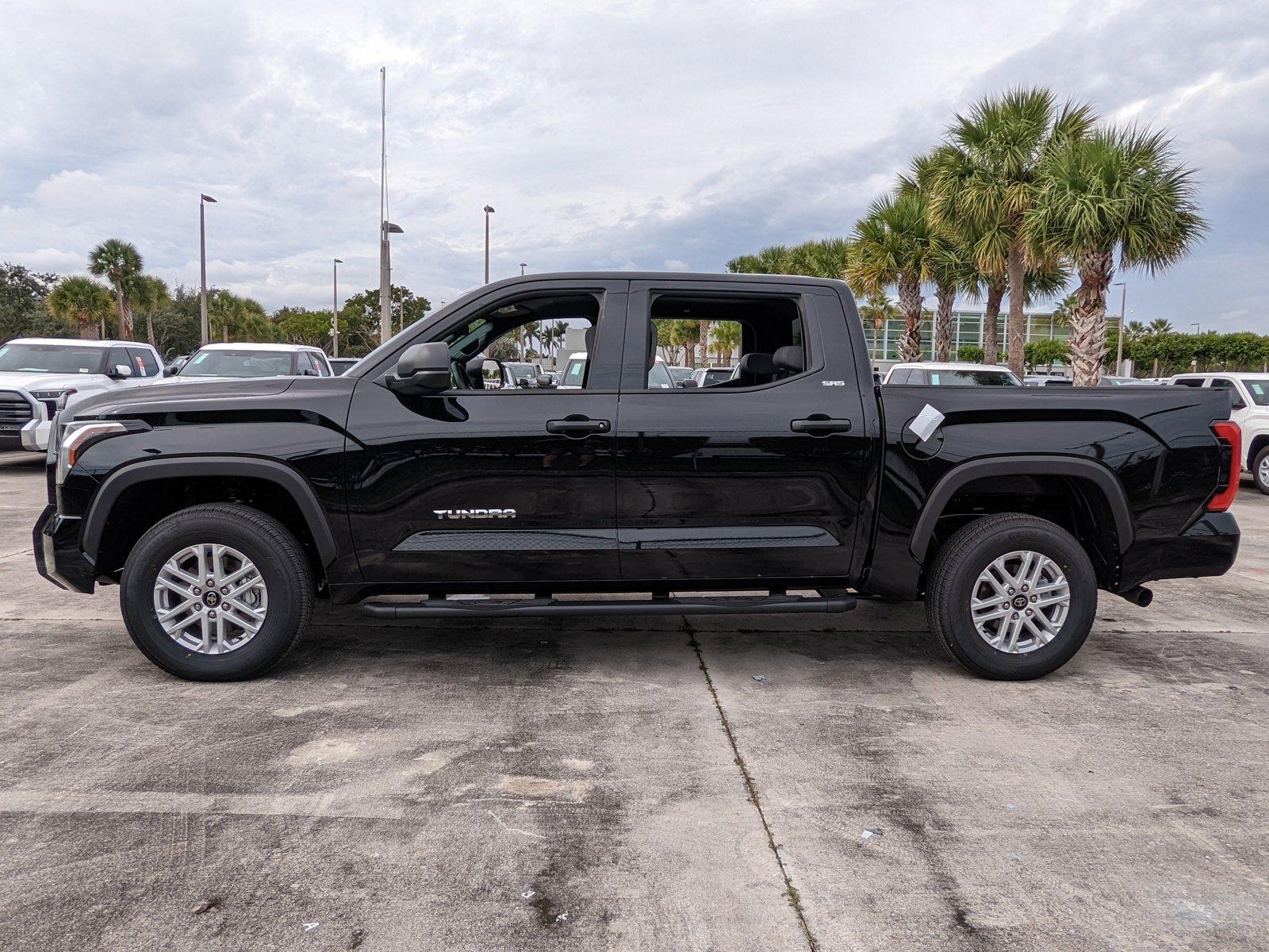 2025 Toyota Tundra 4WD Vehicle Photo in Davie, FL 33331