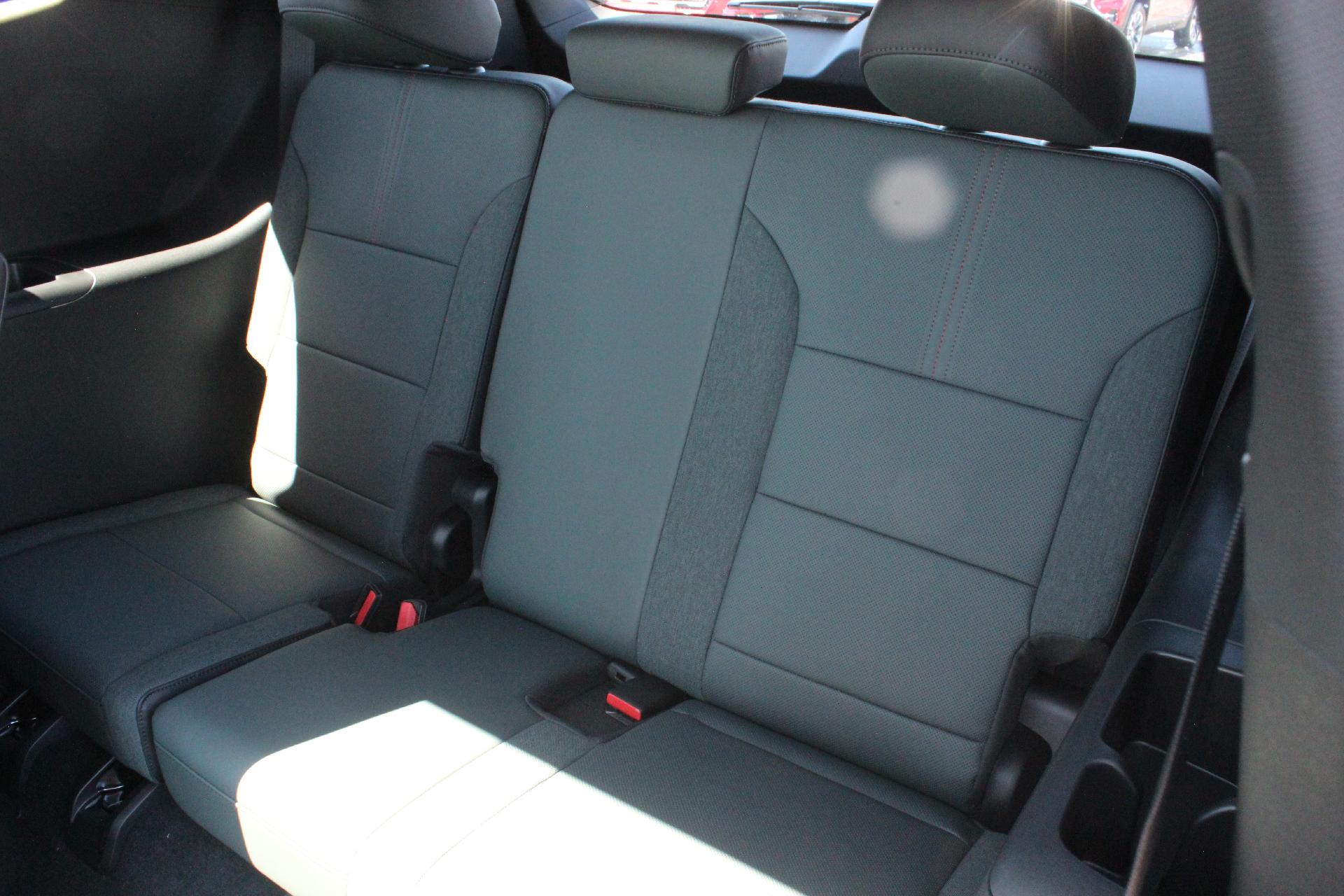 2025 GMC Acadia Vehicle Photo in AURORA, CO 80012-4011