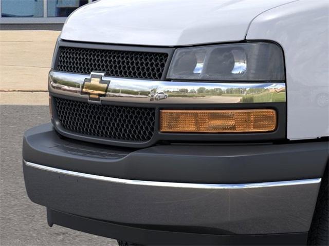2025 Chevrolet Express Commercial Cutaway Vehicle Photo in ENGLEWOOD, CO 80113-6708