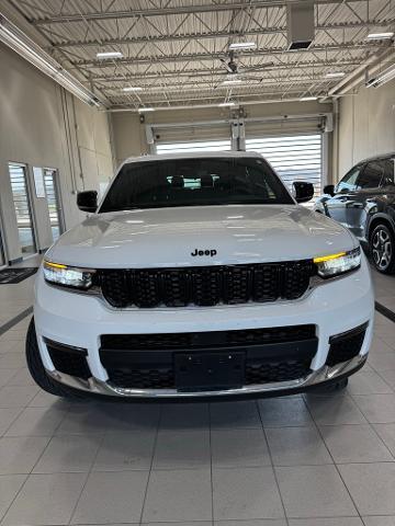 2024 Jeep Grand Cherokee L Vehicle Photo in Peoria, IL 61615