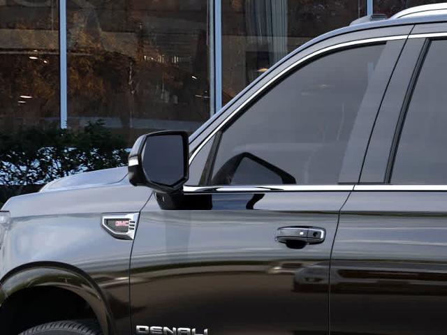2025 GMC Yukon XL Vehicle Photo in ZELIENOPLE, PA 16063-2910