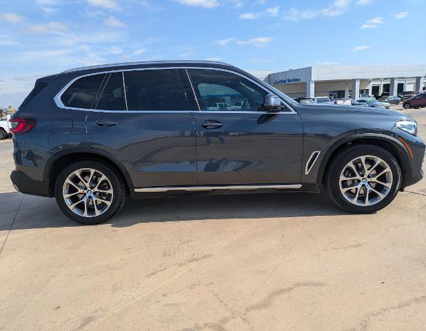 Used 2021 BMW X5 40i with VIN 5UXCR4C08M9G12262 for sale in Pleasanton, TX