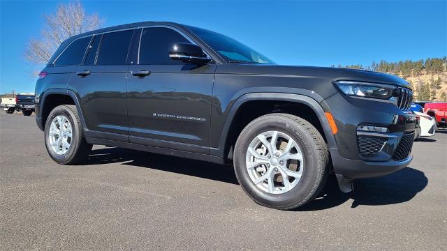 2024 Jeep Grand Cherokee Vehicle Photo in FLAGSTAFF, AZ 86001-6214