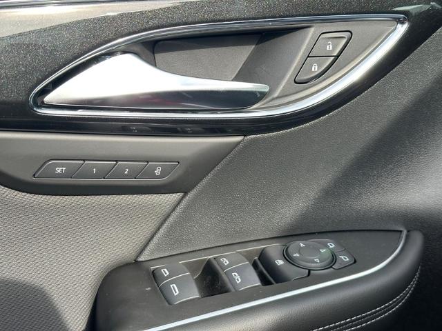 2025 Buick Envision Vehicle Photo in COLUMBIA, MO 65203-3903