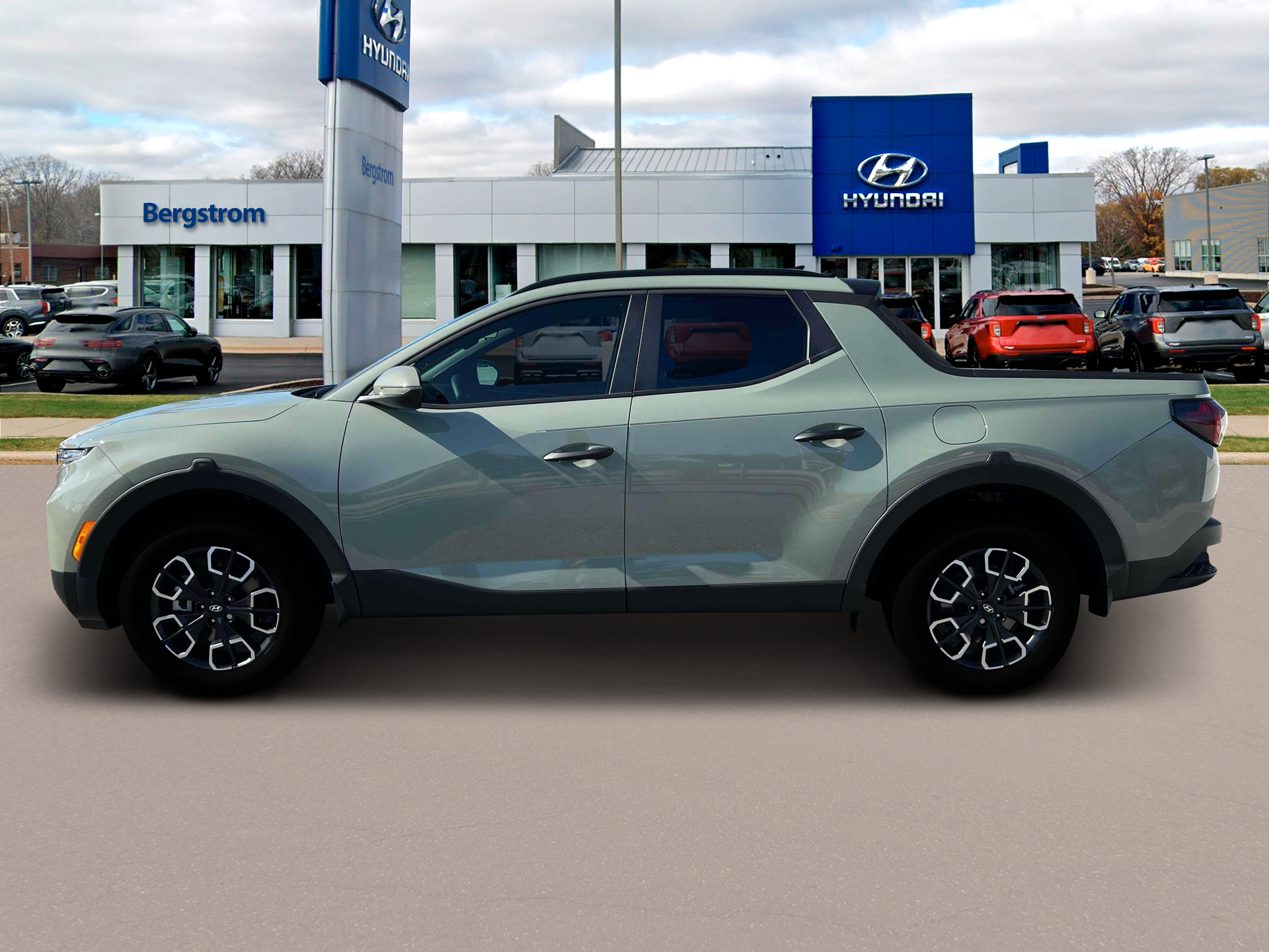 2024 Hyundai SANTA CRUZ Vehicle Photo in Green Bay, WI 54304