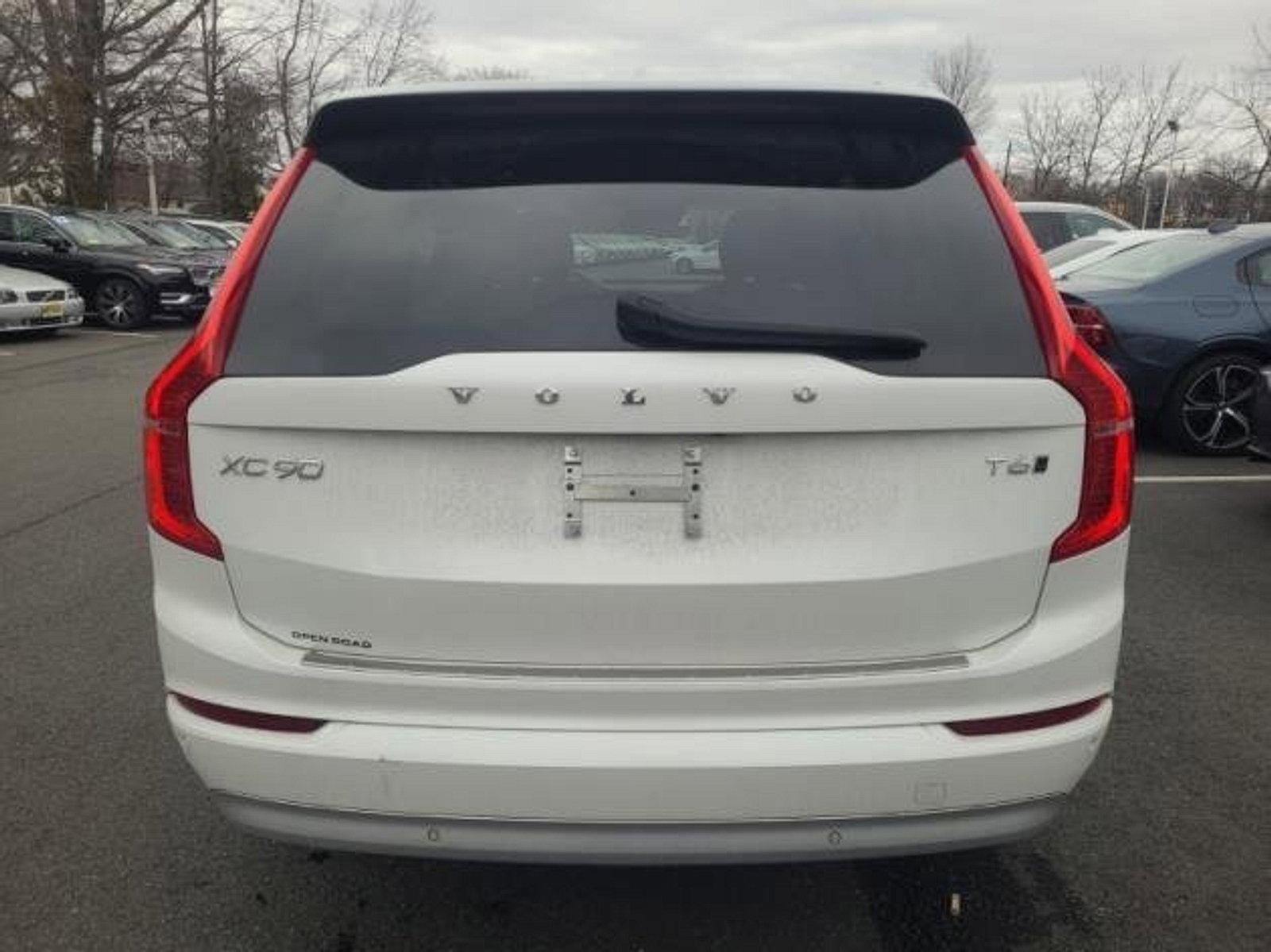 2022 Volvo XC90 Vehicle Photo in Trevose, PA 19053