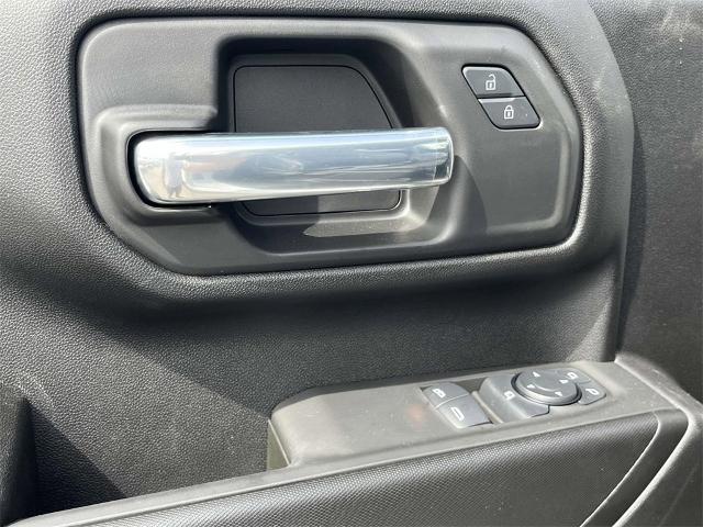 2025 Chevrolet Silverado 3500 HD Chassis Cab Vehicle Photo in ALCOA, TN 37701-3235