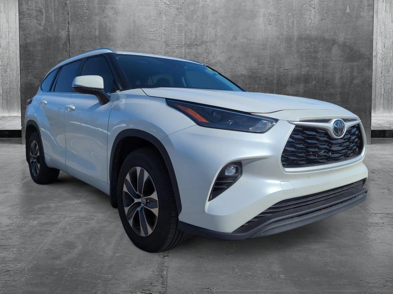 2024 Toyota Highlander Vehicle Photo in Memphis, TN 38125