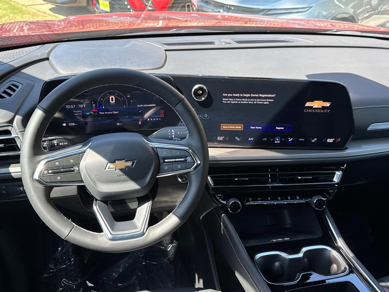 2025 Chevrolet Traverse Vehicle Photo in LOS ANGELES, CA 90007-3794