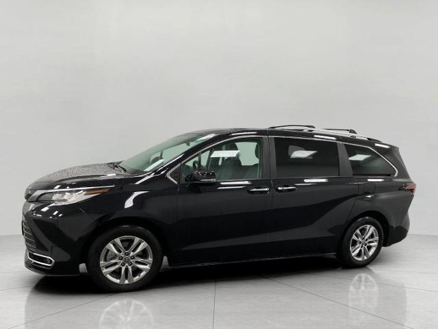 2024 Toyota Sienna Vehicle Photo in Appleton, WI 54913