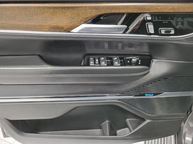 2022 Jeep Grand Wagoneer Vehicle Photo in Kaukauna, WI 54130