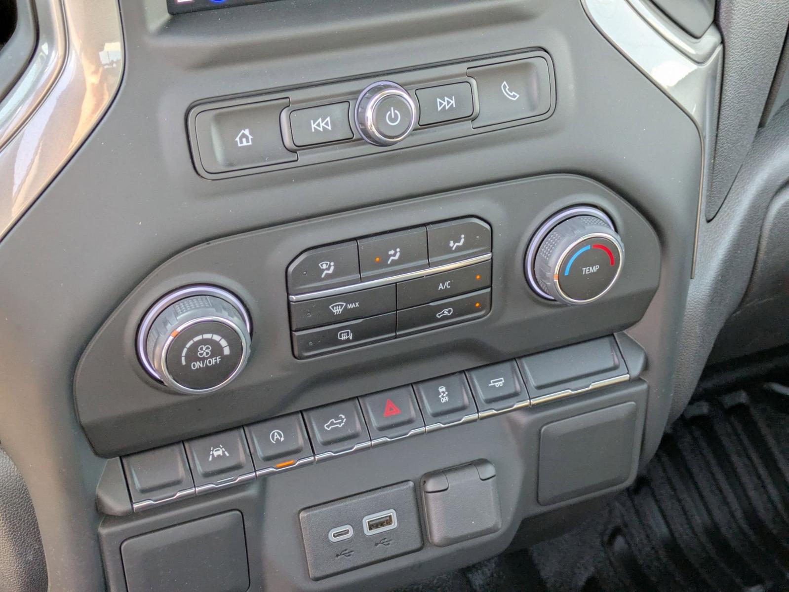 2024 Chevrolet Silverado 1500 Vehicle Photo in SELMA, TX 78154-1460