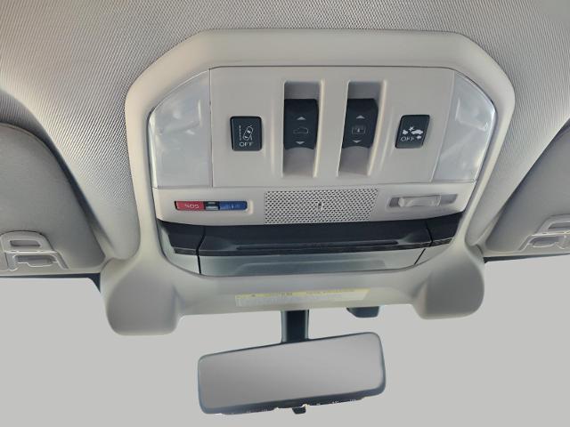 2022 Subaru Ascent Vehicle Photo in Green Bay, WI 54304