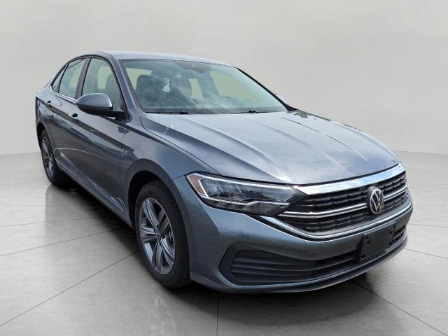 2024 Volkswagen Jetta SE photo 2
