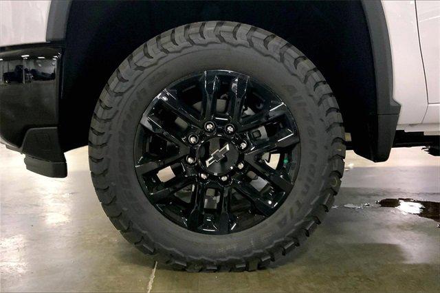 2025 Chevrolet Silverado 2500 HD Vehicle Photo in KANSAS CITY, MO 64114-4502
