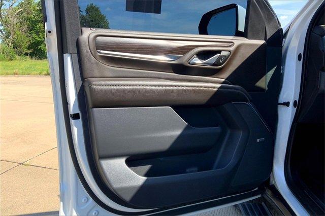 2022 GMC Yukon XL Vehicle Photo in TOPEKA, KS 66609-0000